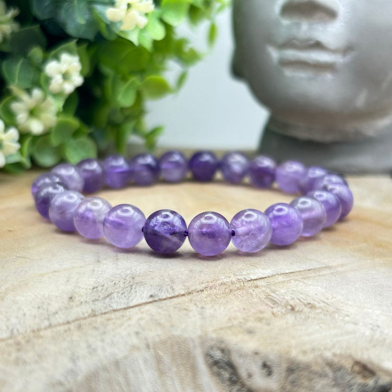 Bracelet en améthyste, perles de 8 mm, vu de près
